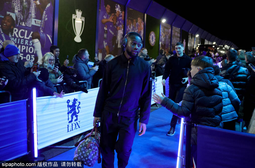 FIFA世界杯-切尔西球星闪耀布伦特福德之战：佩德罗与桑切斯的完美演出，阿达拉比奥尤的成长故事